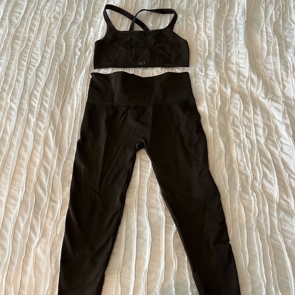 SETACTIVE SculptFlex Leggings and Sports Bra in Espresso - Picture 3 of 4